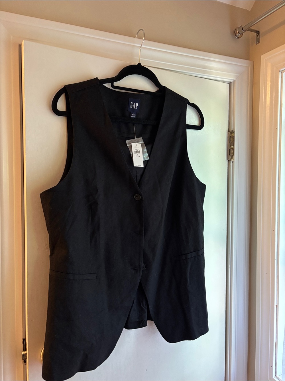 GAP Black Petite V-Neck Buttoned Vest